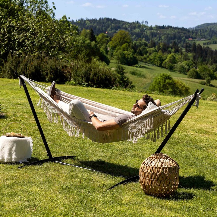 Hamak ogrodowy brazylijski z frędzlami boho Bari z regulowanym stelażem