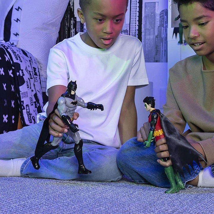 BATMAN DUŻA FIGURKA Z RUCHOMYMI KOŃCZYNAMI 30 CM