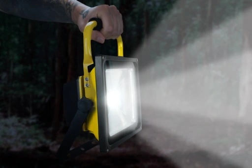 HALOGEN ROBOCZY REFLEKTOR NAŚWIETLACZ LED Z AKUMULATOREM PRZENOŚNY IP65 30W