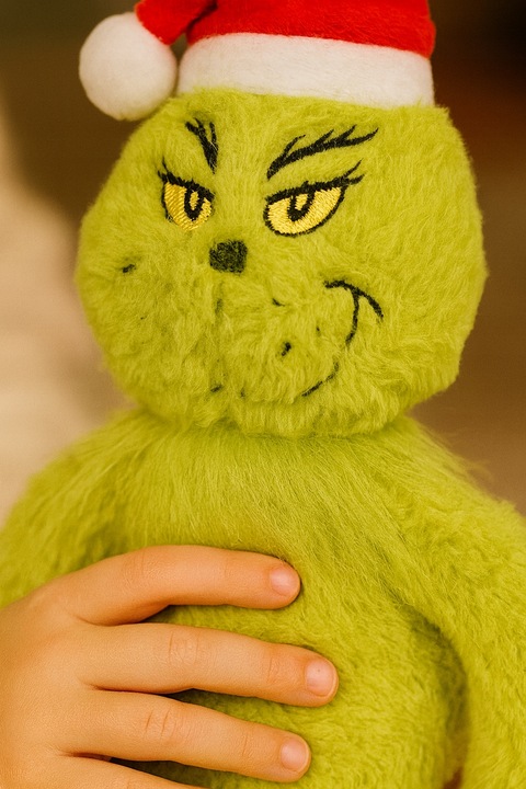 Maskotka Grinch w czapce Mikołaja – 30 cm, prezent dla dzieci Mikołajki