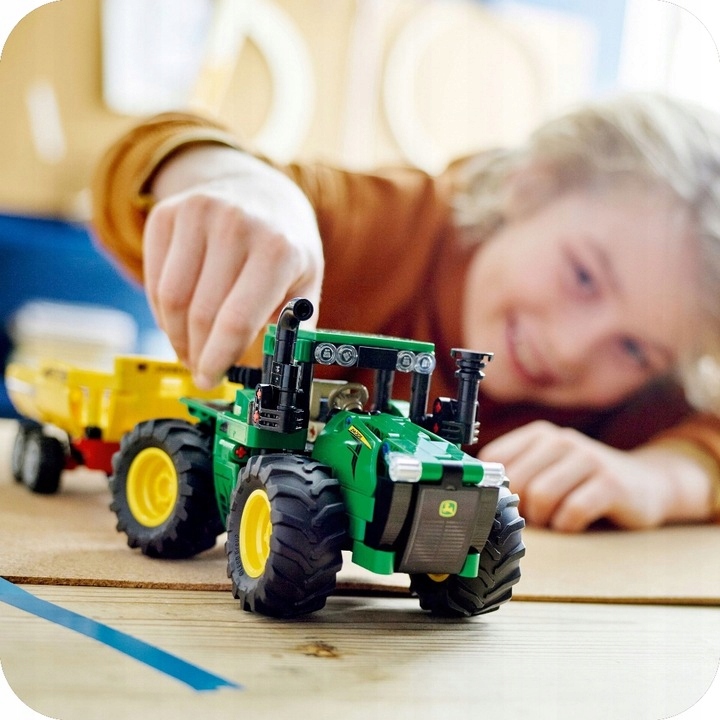 ZESTAW KLOCKÓW LEGO TECHNIC CIĄGNIK Z WYWROTKĄ PRZYCZEPKĄ TRAKTOR JOHN DEER