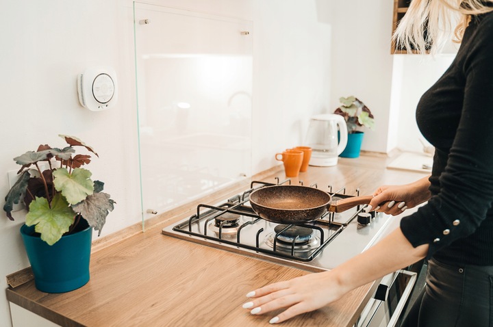 CZUJNIK CZADU TLENKU WĘGLA CO LED SMART TUYA WIFI CERTYFIKOWANY