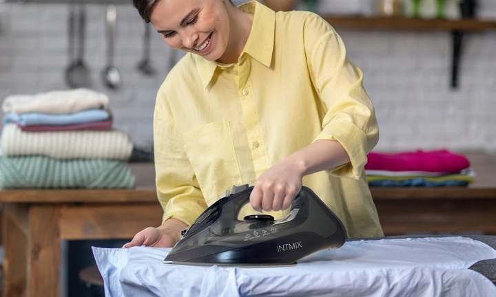 ŻELAZKO PAROWE CERAMICZNE WYDAJNE ŻELAZKO ANTI-DRIP PRASOWANIE W PIONIE