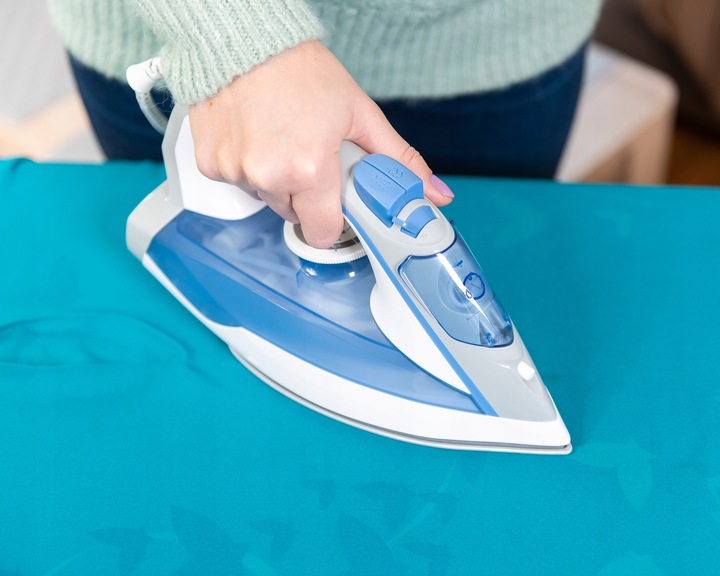 Żelazko parowe PRASOWANIE W PIONIE First Austria