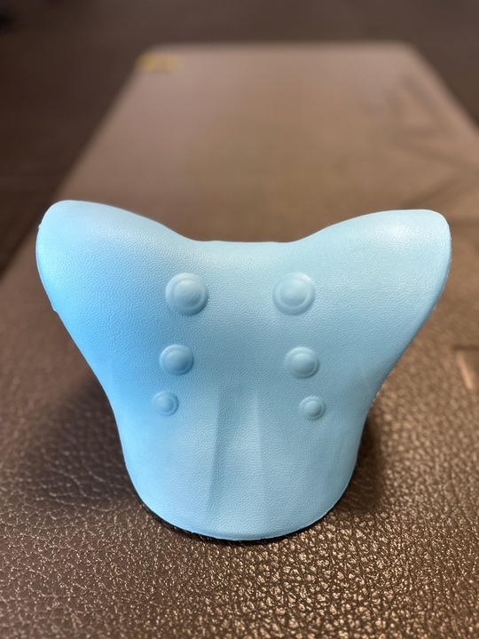 PODUSZKA RELAKSACYJNA ROZLUŹNIACZ SZYI I KARKU PRZYRZĄD DO ROZCIĄGANIA SZYI