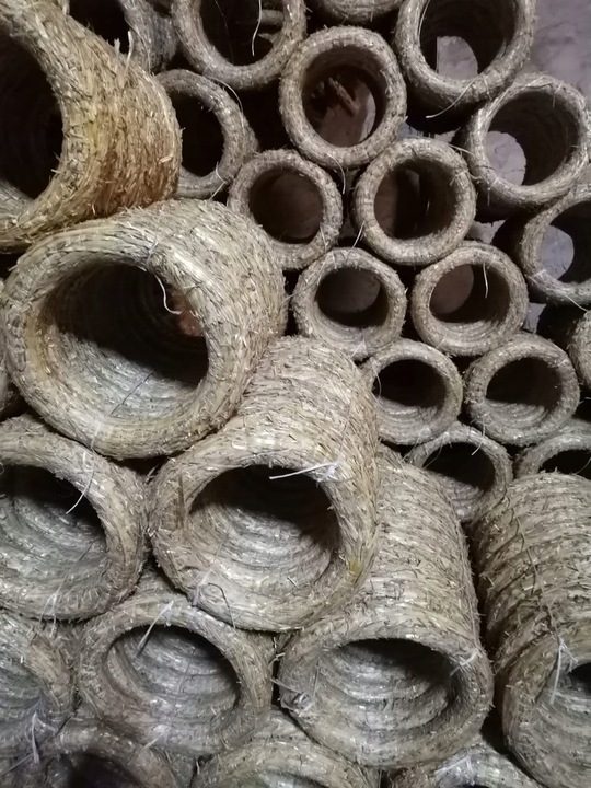 Wianek słomiany 25 cm x 25 sztuk, podkład ze słomy, dekoracja