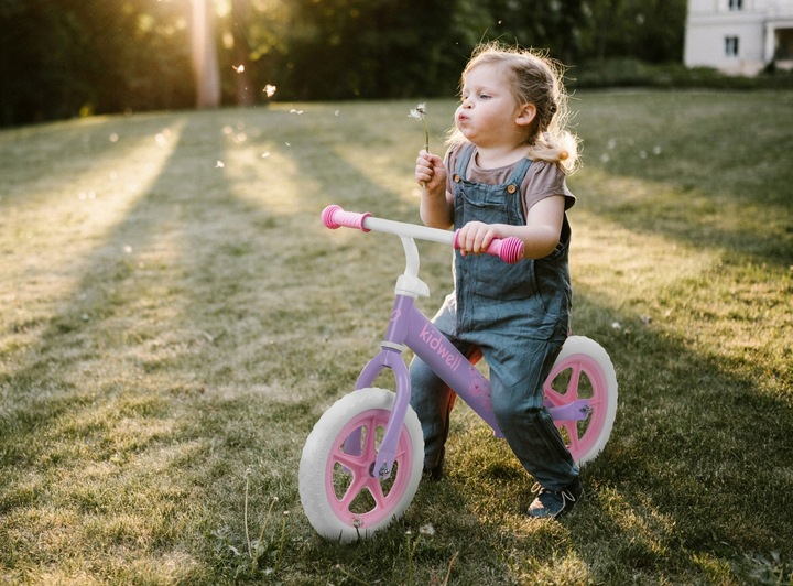 ROWEREK BIEGOWY JEŹDZIK KIDWELL REBEL KOŁA 12" LEKKI REGULOWANY FIOLETOWY