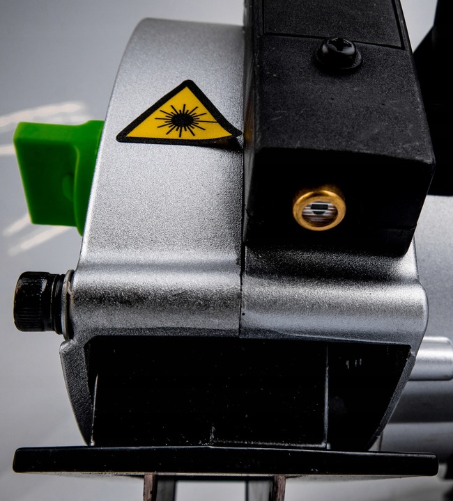 BRUZDOWNICA DO BETONU LASER 2 TARCZE WALIZKA 3100W WUBER