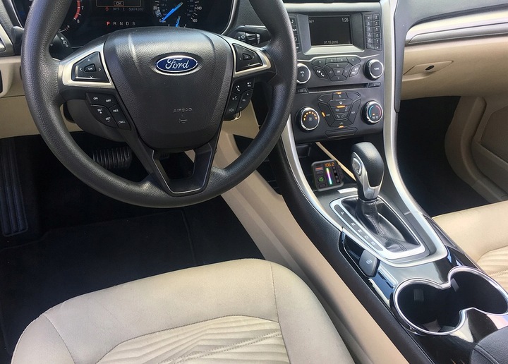 TRANSMITER SAMOCHODOWY BLUETOOTH 5.3 FM RGB ŁADOWARKA PD 20W QC 3.0 USB-C