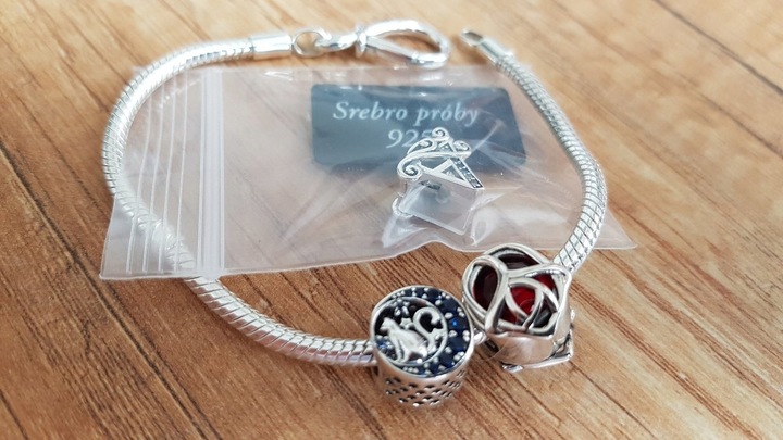 Charms Zawieszka Kwiat Charms Czerwona Róża Charmsy MODA TRUSKY