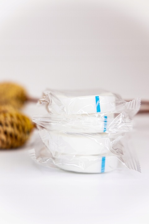 TAŚMA PERFOROWANA DO PRZEDŁUŻANIA RZĘS 1,25 CM X 9 M