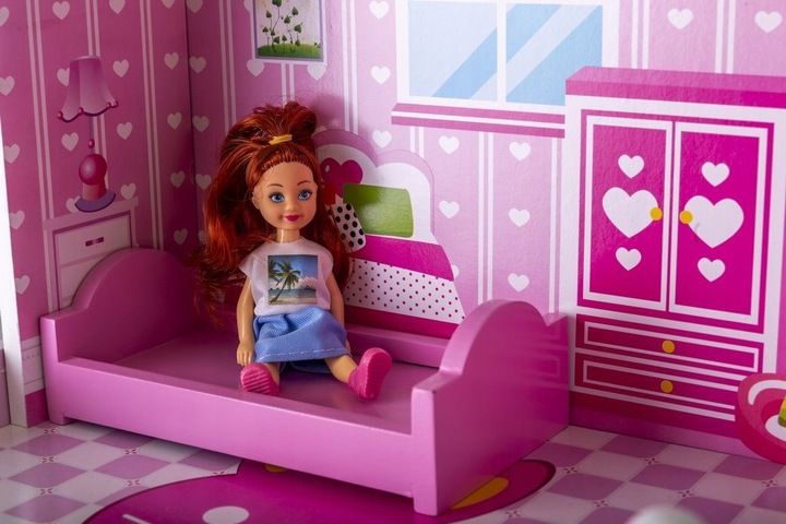 DREWNIANY DOMEK DLA LALEK