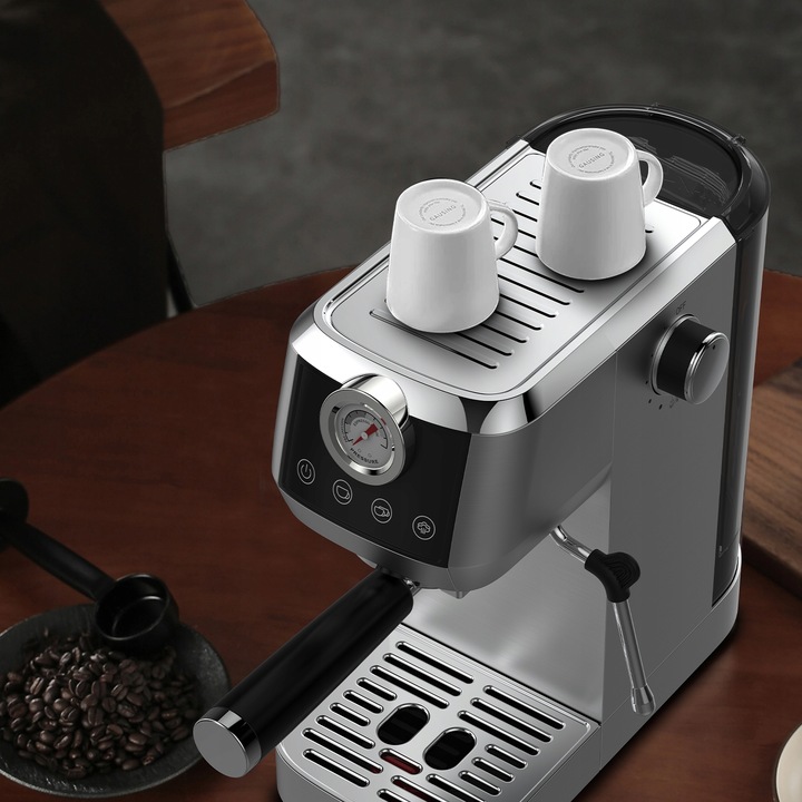 Iceagle Ekspres do kawy espresso CM1665, manometr, 20 barowa włoska pompa