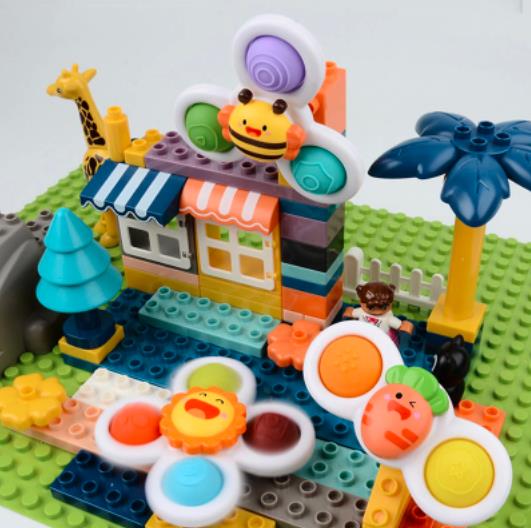 3x FIDGET SPINNER Z PRZYSSAWKĄ SENSORYCZNĄ KĄPIEL PREZENT GRZECHOTKA ZESTAW