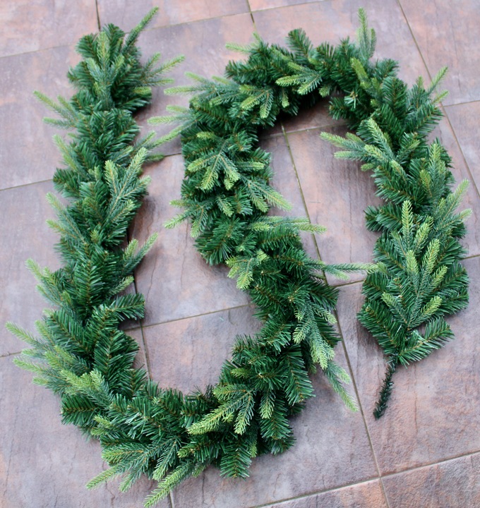 GIRLANDA ŁAŃCUCH CHOINKOWY OZDOBA ŚWIĄTEC.ZNA ŚWIERK GĘSTA 300 CM 1 SZT