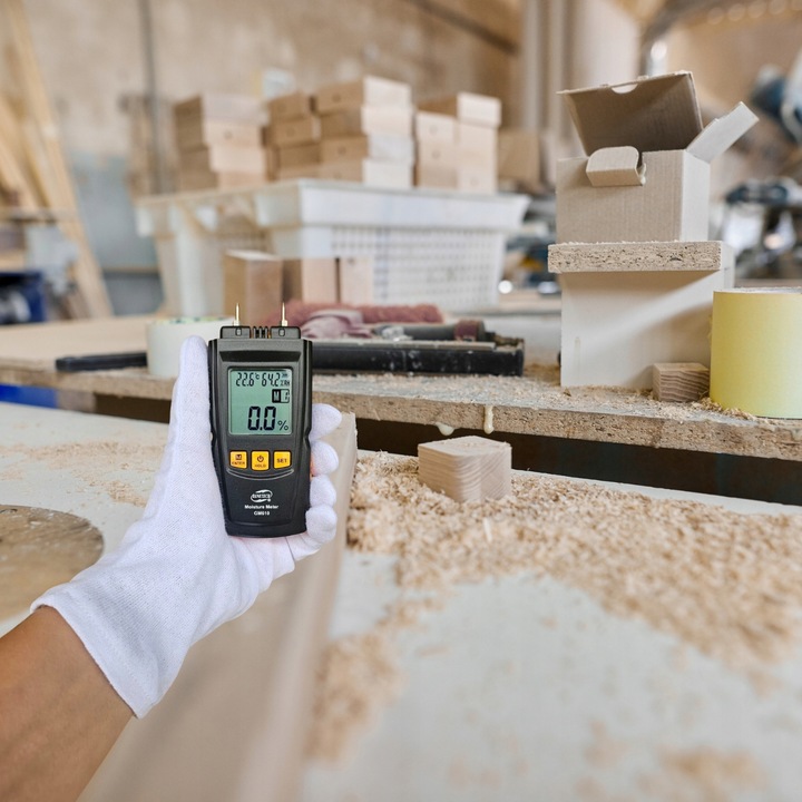 WILGOTNOŚCIOMIERZ MIERNIK WILGOTNOŚCI DO DREWNA 4 GRUPY POMIARU 9V BENETECH