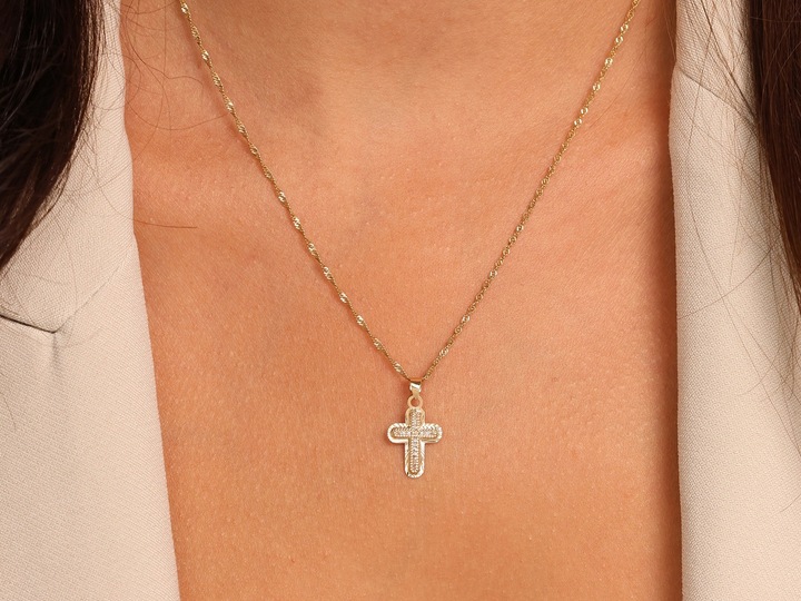 Złoty krzyżyk z cyrkoniami 585 0.40g efektowny nowoczesny wzór piękny 14kt