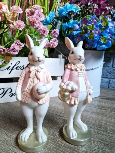 FIGURKA WIELKANOCNY PAN ZAJĄC KRÓLIK model XVI róż