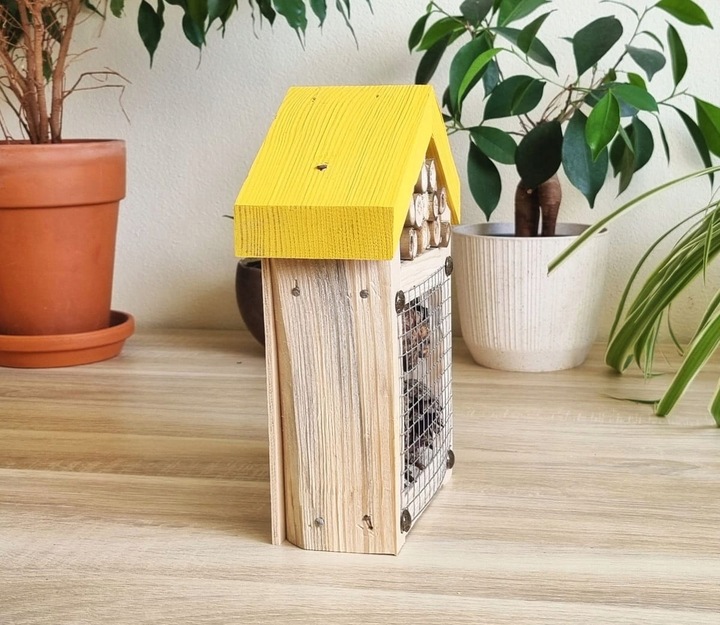 Domek, hotel dla owadów Toraf DIY1 żółty - do samodzielnego złożenia
