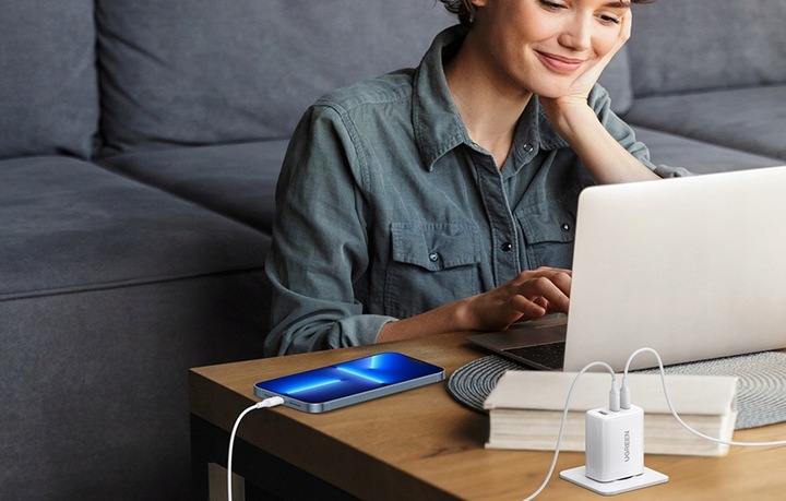 UGREEN ŁADOWARKA SIECIOWA KOSTKA ZASILACZ 2X USB C 1X USB-A QC 3.0 PD 65W