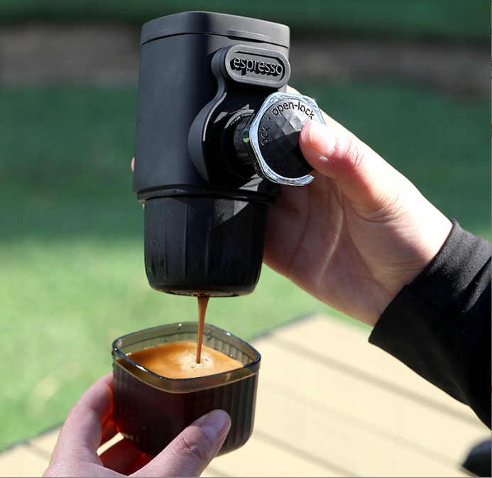 Przenośny ręcznie prasowany ekspres do kawy na zewnątrz