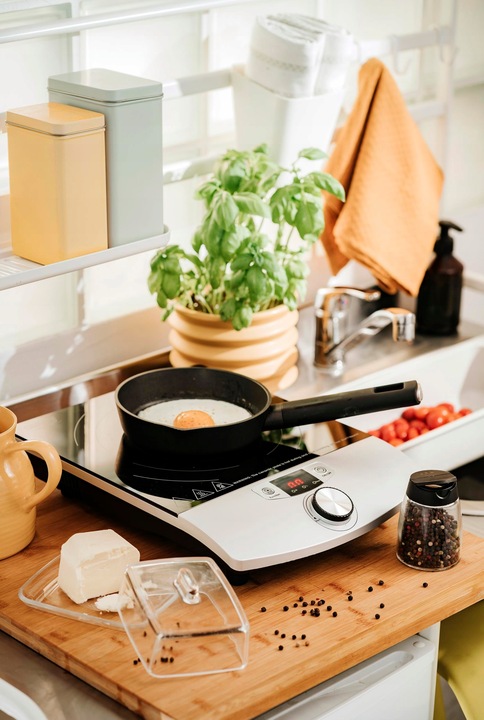 KUCHENKA INDUKCYJNA JEDNOPALNIKOWA PŁYTA GRZEWCZA SZKLANA 2000W TIMER LCD