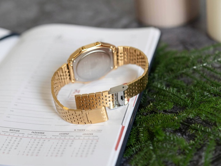 ZEGAREK CASIO ABL-100WEG-9AEF VINTAGE ZŁOTY BLUETOOH KROKOMIERZ DATOWNIK