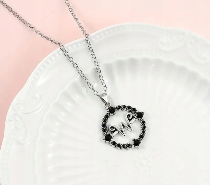 Gotycki Naszyjnik Łańcuszek z Wednesday Addams Serial Goth Filmowy Prezent