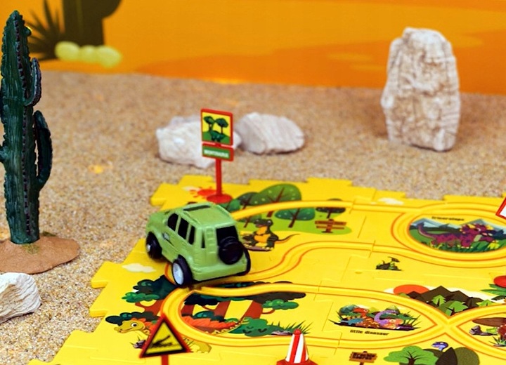 TOR SAMOCHODOWY KREATYWNE PUZZLE DINOZAUR PARK AUTKO 15 el. PUZZLE RAIL CAR