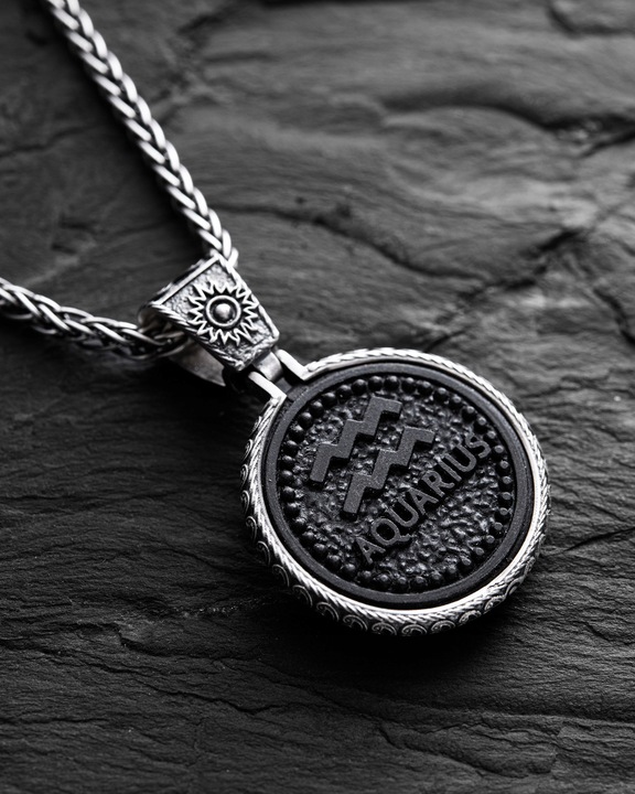 Srebrny wisiorek Znak zodiaku - WODNIK z hebanem