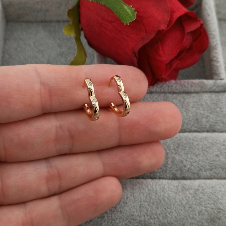 ZŁOTE KOLCZYKI SERDUSZKO Z CYRKONIAMI DLA KOBIETY WYJĄTKOWE POZŁACANE 18K