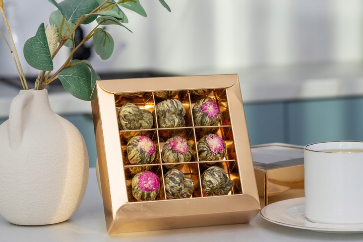 Zestaw Kwitnących herbat 9szt PREZENT podziękowanie różne SMAKI BOMBONIERKA