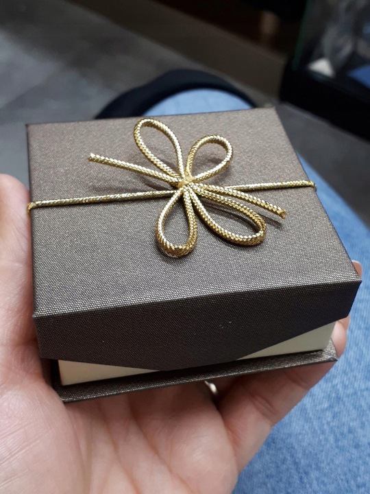 Złoty pierścionek zaręczynowy ONE WAY grawer r.8