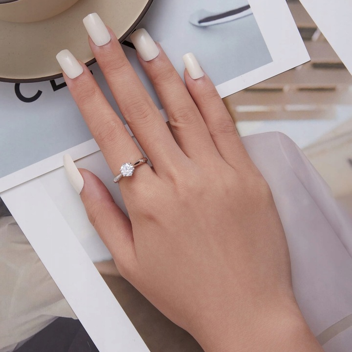 Pierścionek Moissanit 6,5 mm 1 karat srebro 925 rozmiar 22 PL