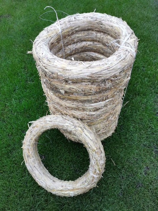 Wianek słomiany 25 cm x 25 sztuk, podkład ze słomy, dekoracja