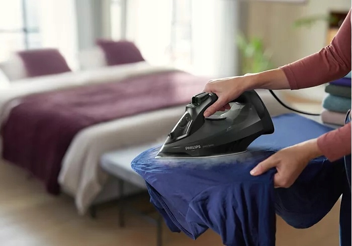 Żelazko Philips DST5040/80 SteamGlide Plus Azure czarne