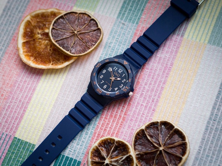 ZEGAREK QQ VR19J018Y DLA CHŁOPCA NA BASEN SPORT