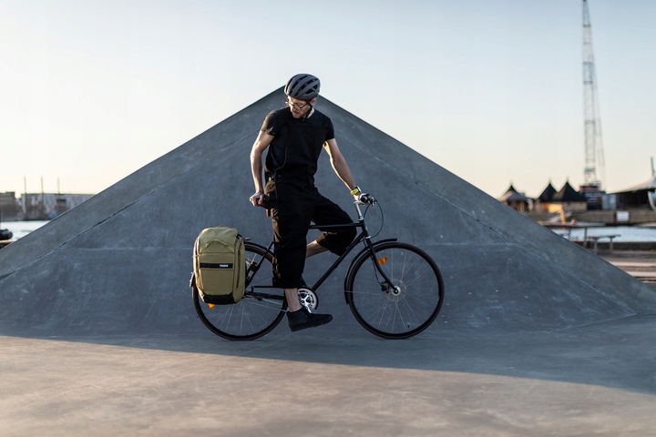 Plecak Miejski Sakwa Rowerowa Thule Paramount 26L Hybrid Pannier Black