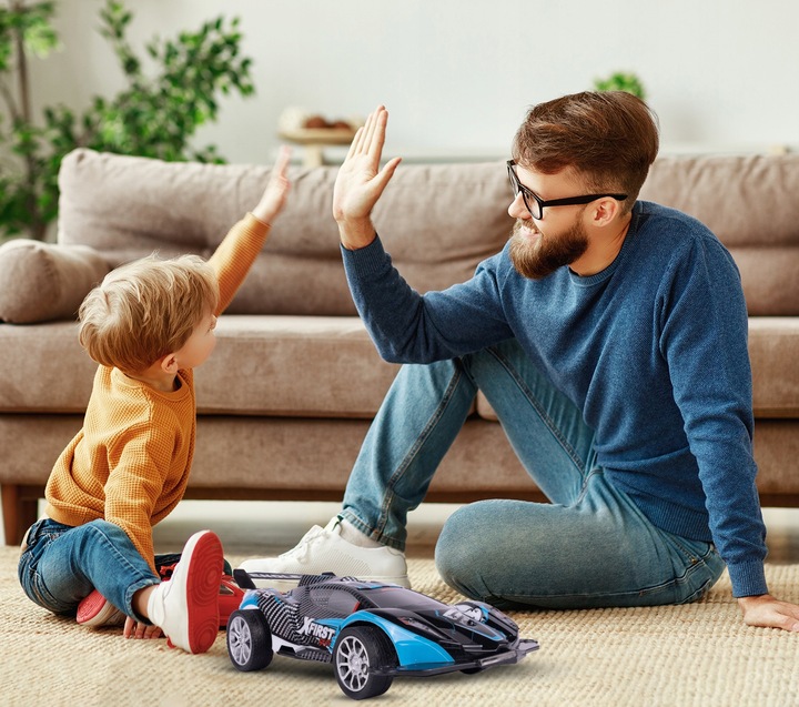 SAMOCHÓD WYŚCIGOWY AUTO KASKADER ŁADOWARKA ZDALNIE STEROWANY WYSCIGÓWKA USB