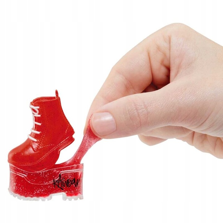 Classic Rainbow Fashion Doll - Ruby (czerwony)