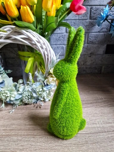 FIGURKA WIELKANOCNY ZAJĄC KRÓLIK zielony ze złotym jajkiem model I