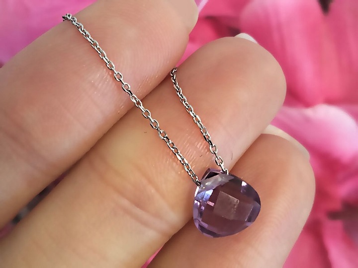 Srebrny naszyjnik 925 kamień ametyst serce grawer elegancki modny wzór