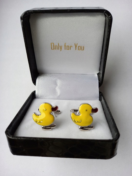 Exciting spinki do mankietów koszuli Audi