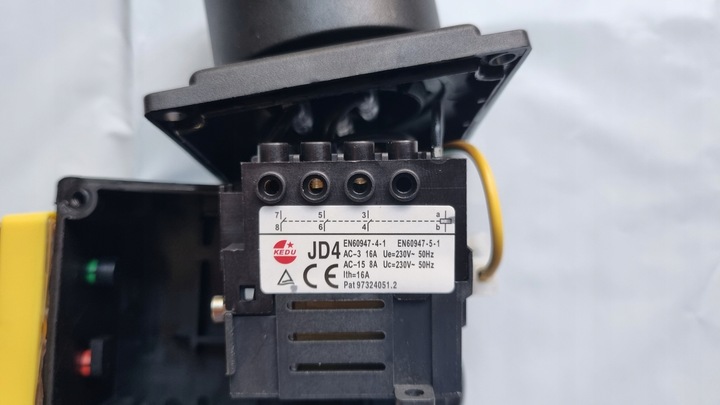 WYŁĄCZNIK włącznik jednofazowy KOA7 230V przekaźnik stycznik JD4 (DZ08-1)