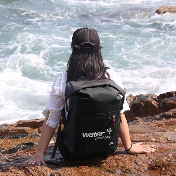 WODOSZCZELNY PLECAK TORBA WOREK WODOOPORNY 25L PODRÓŻNY TURYSTYCZNY CZARNY