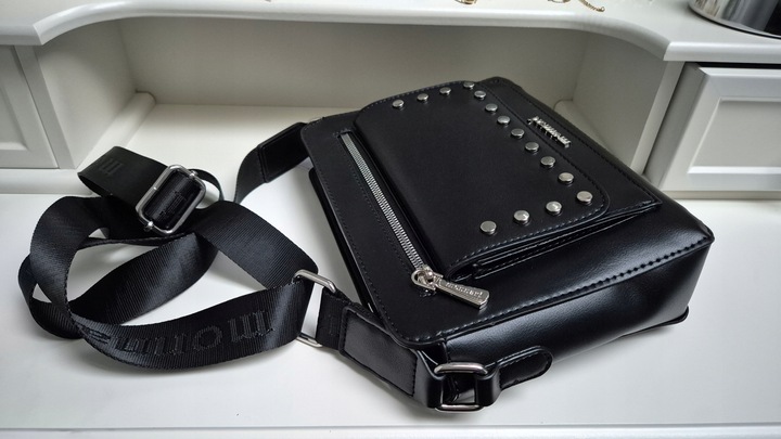 TOREBKA NA RAMIĘ LISTONOSZKA MONNARI PASEK LOGO