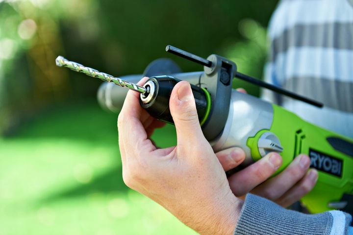 RYOBI ELEKTRYCZNA DWUBIEGOWA WIERTARKA UDAROWA 1200W RPD1200K + WALIZKA