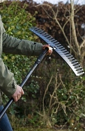 SZCZOTKA + GRABIE + TRZONEK QUIKFIT FISKARS