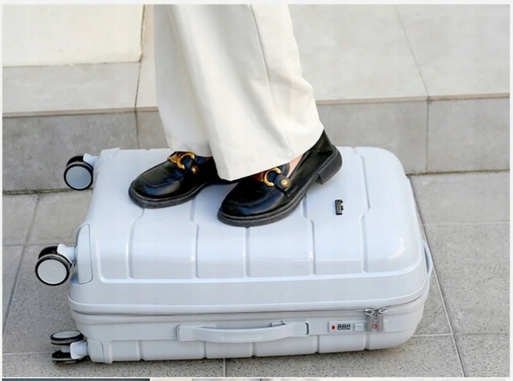 WALIZKA KABINOWA 37L srebrna szarość 55cm x 35cm x 22cm polipropylen twarda