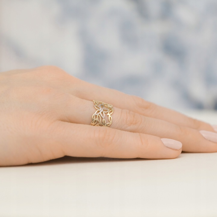 ELEGANCKI ZŁOTY PIERŚCIONEK 333 z CYRKONIAMI r.21